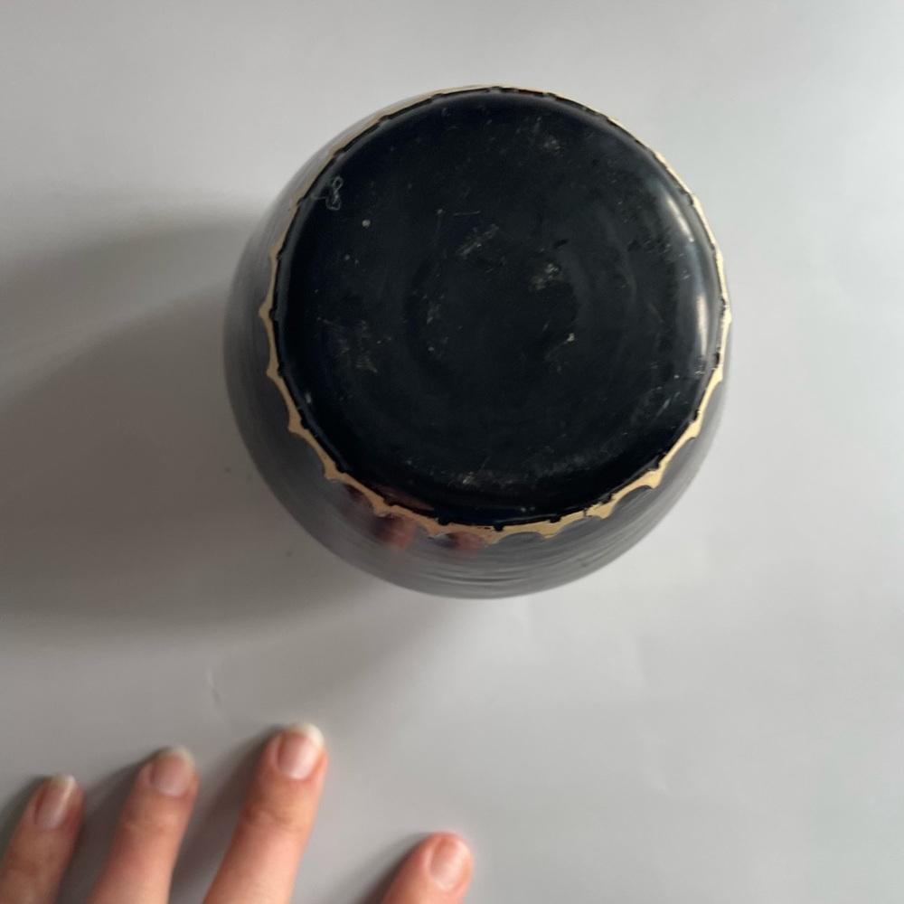 Vintage Mata Ortiz Sgraffito Pottery Vase with Etched Scallop Mexican Folkart - Picture 4 of 4
